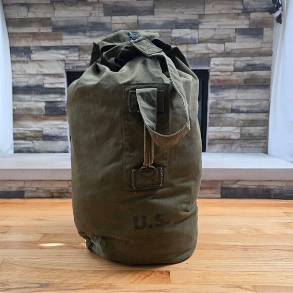 Military Tweedies 1945 Green Canvas Duffel Bag Vintage US Original WWII 32x23 - Picture 1 of 15